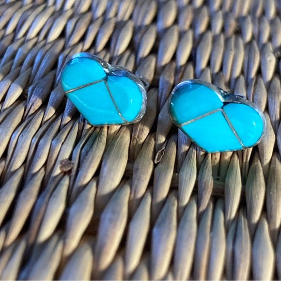 Vintage Zuni turquoise inlay sterling heart earrings - Picture 4 of 4